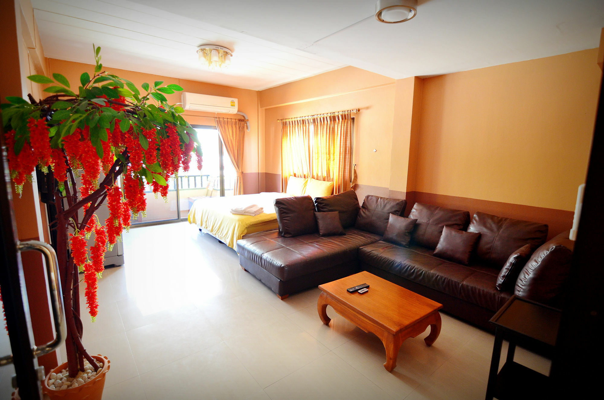 The Famous House - Jomtien Praia de Jomtien Exterior foto