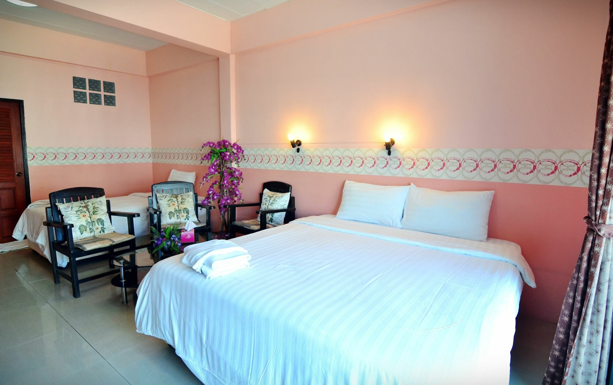 The Famous House - Jomtien Praia de Jomtien Exterior foto