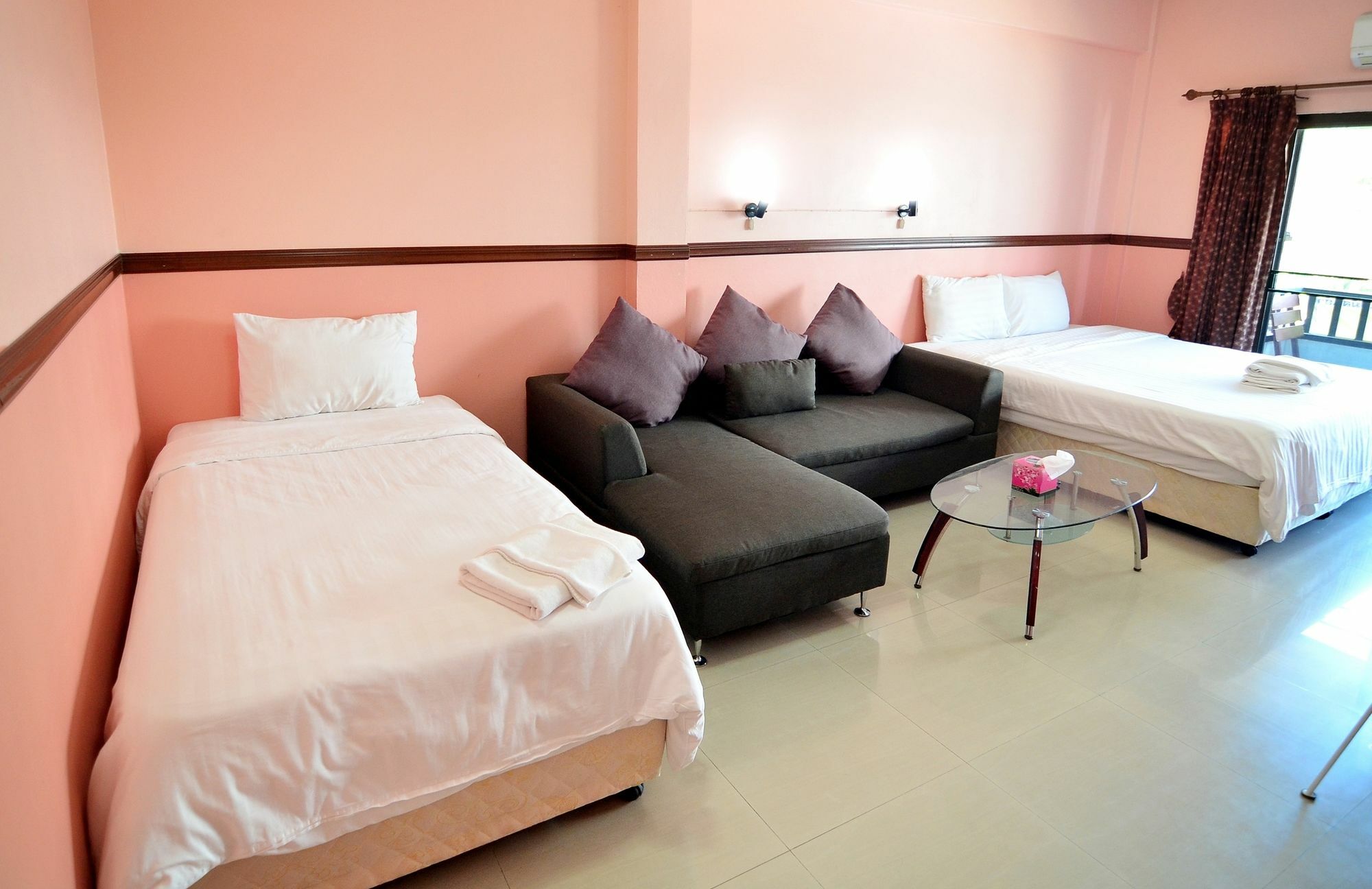 The Famous House - Jomtien Praia de Jomtien Exterior foto